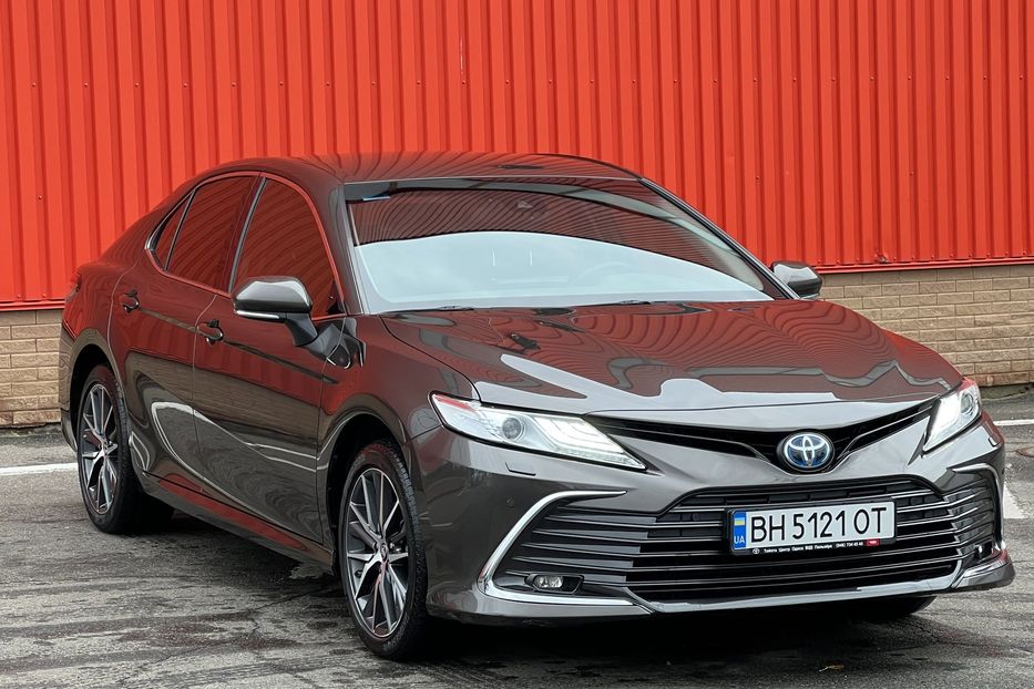 Продам Toyota Camry Hybride  2021 года в Одессе