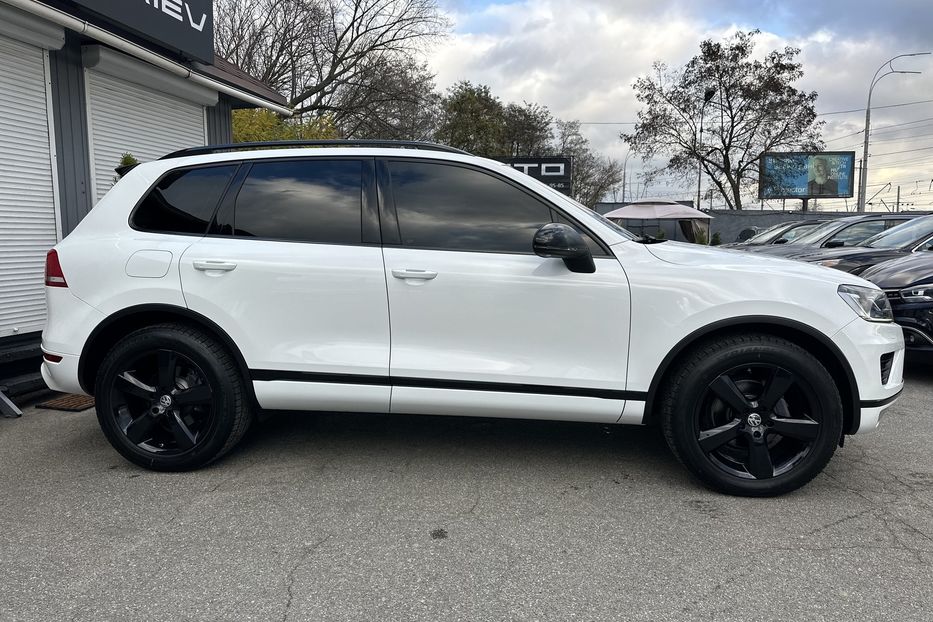 Продам Volkswagen Touareg Exclusive 2016 года в Киеве