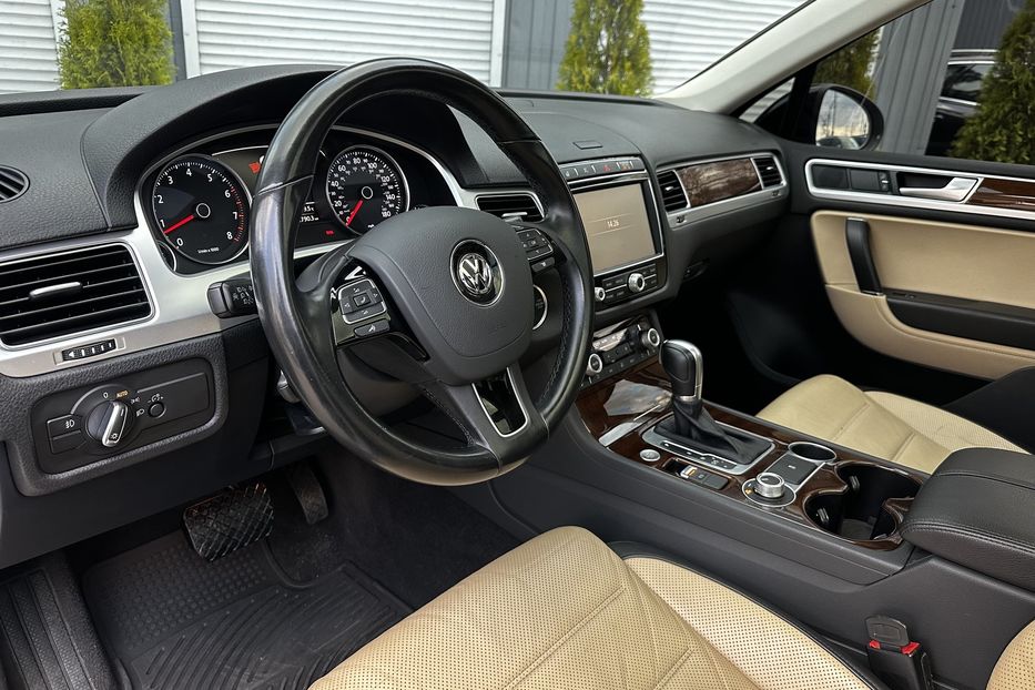 Продам Volkswagen Touareg Exclusive 2016 года в Киеве