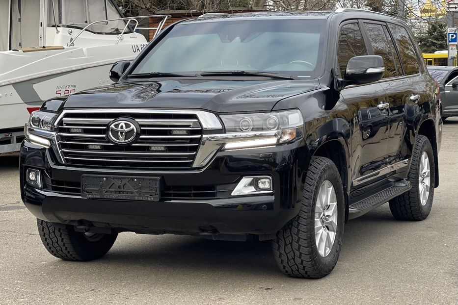 Продам Toyota Land Cruiser 200 Guard B6+ 2019 года в Киеве