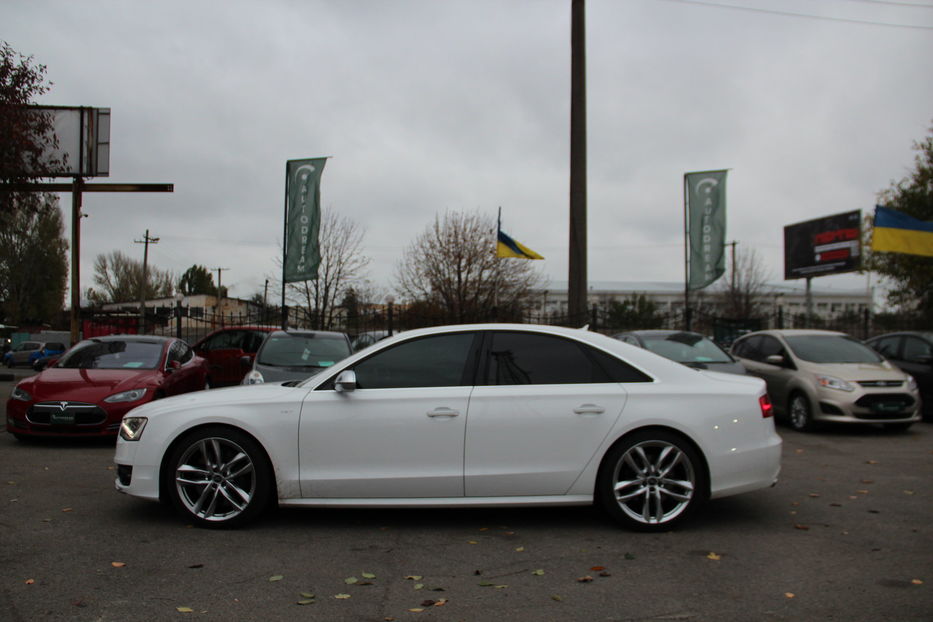 Продам Audi S8 Official 2012 года в Одессе