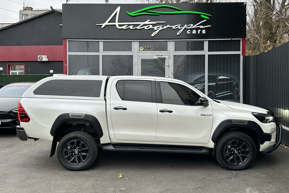 Продам Toyota Hilux DoubleCab Legend 204л.с  2022 года в Киеве