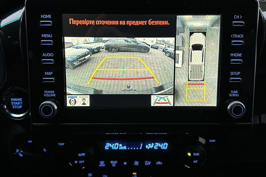 Продам Toyota Hilux DoubleCab Legend 204л.с  2022 года в Киеве