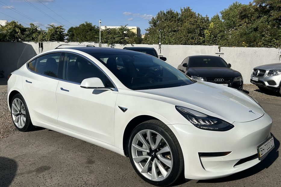 Продам Tesla Model 3 Long Range 500 km 2018 года в Одессе