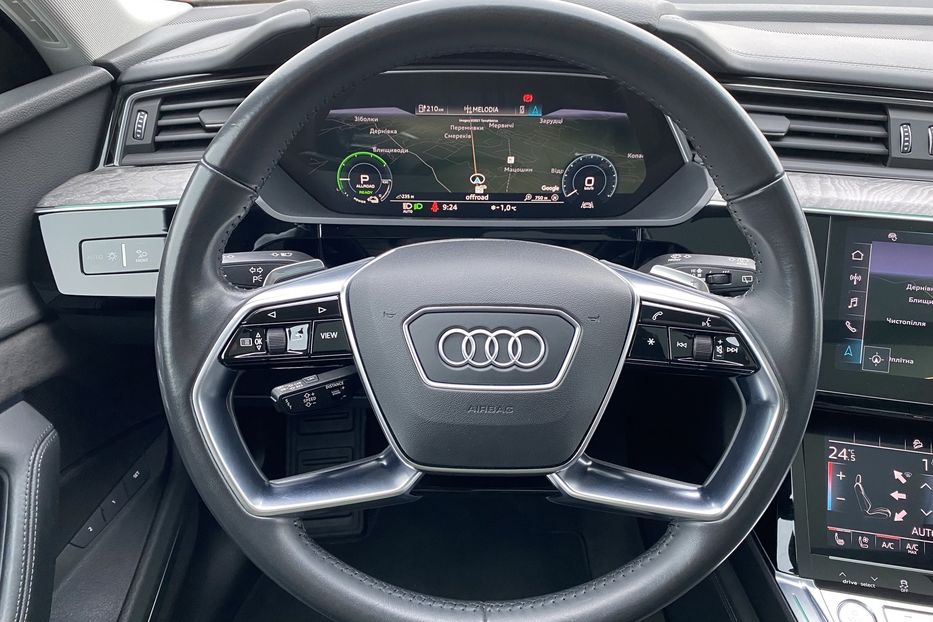 Продам Audi E-Tron 95 kWh 408 к.с Quattro  2020 года в Львове