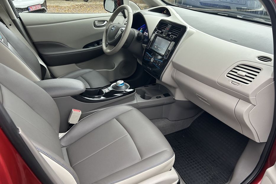 Продам Nissan Leaf SV Leather  2015 года в Одессе