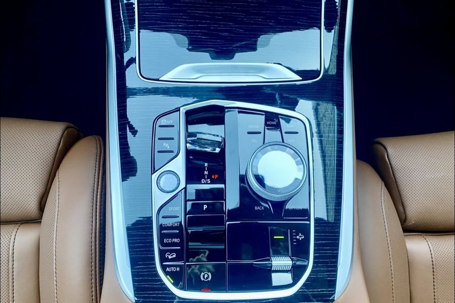 Продам BMW X7 40D 2023 года в Киеве