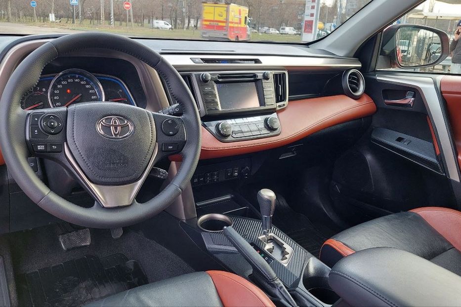 Продам Toyota Rav 4 2013 года в Николаеве