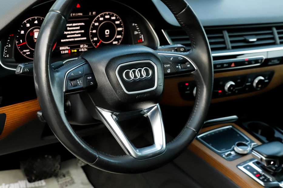 Продам Audi Q7 PREMIUM PLUS 2017 года в Черновцах