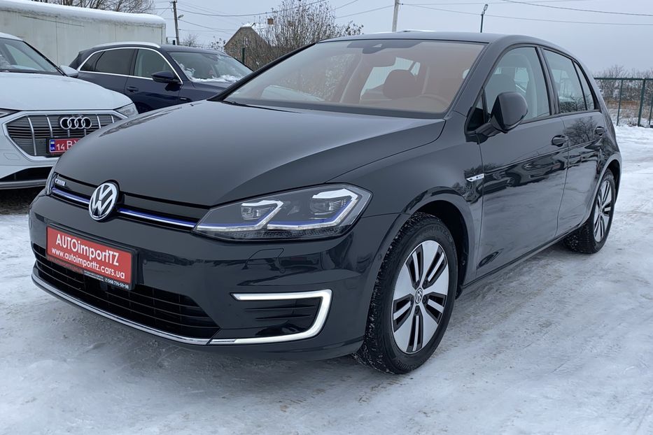 Продам Volkswagen e-Golf DYNAUDIO Virtual Cockpit 2020 года в Львове