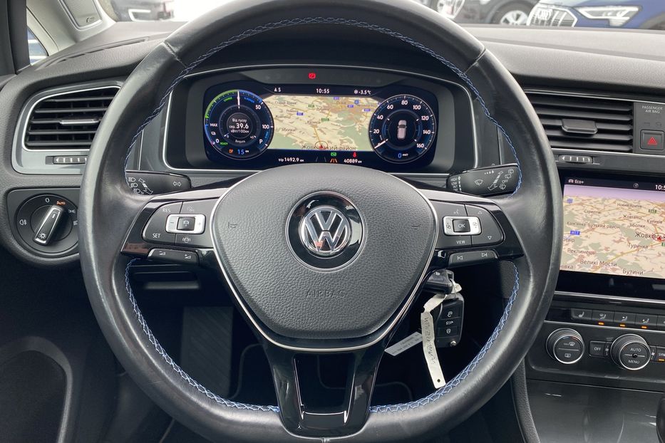 Продам Volkswagen e-Golf DYNAUDIO Virtual Cockpit 2020 года в Львове