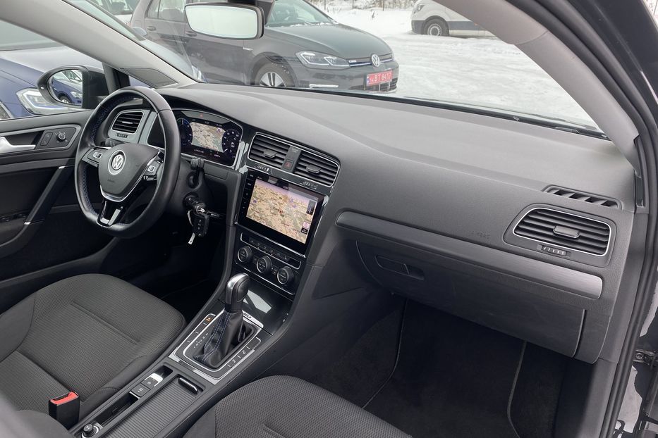 Продам Volkswagen e-Golf DYNAUDIO Virtual Cockpit 2020 года в Львове