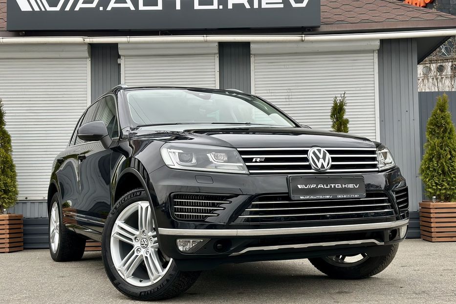 Продам Volkswagen Touareg 3X R Line 2016 года в Киеве