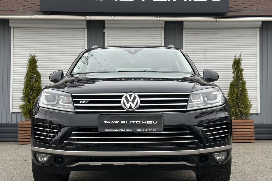 Продам Volkswagen Touareg 3X R Line 2016 года в Киеве