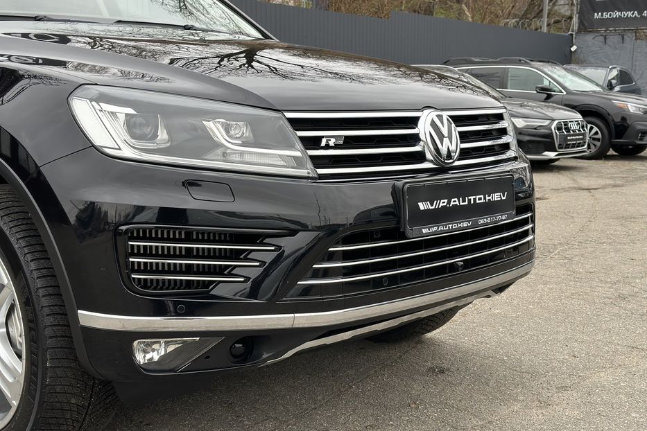 Продам Volkswagen Touareg 3X R Line 2016 года в Киеве