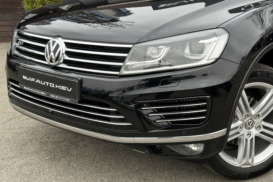 Продам Volkswagen Touareg 3X R Line 2016 года в Киеве