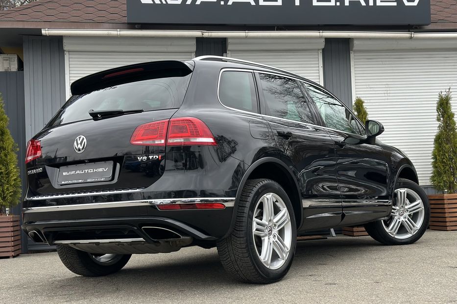 Продам Volkswagen Touareg 3X R Line 2016 года в Киеве