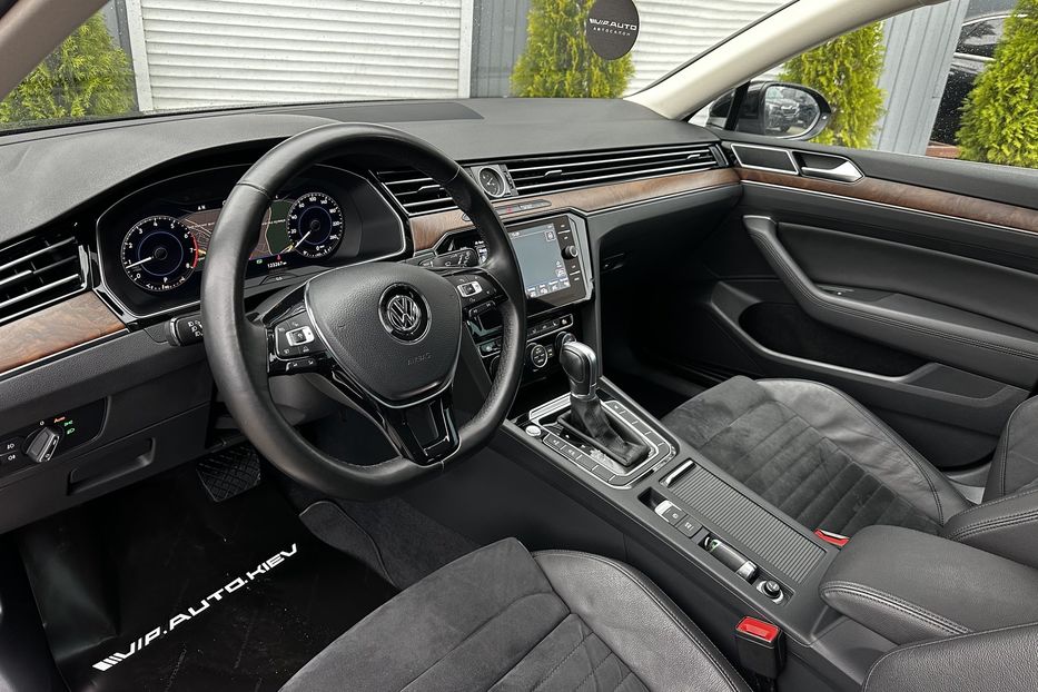 Продам Volkswagen Passat B8 Highline  2018 года в Киеве