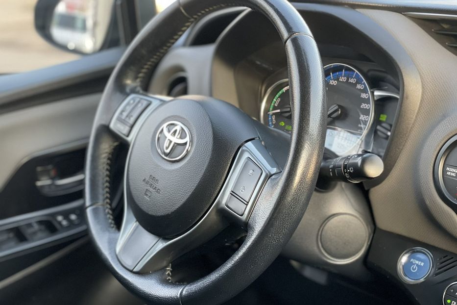 Продам Toyota Yaris 2015 года в Николаеве