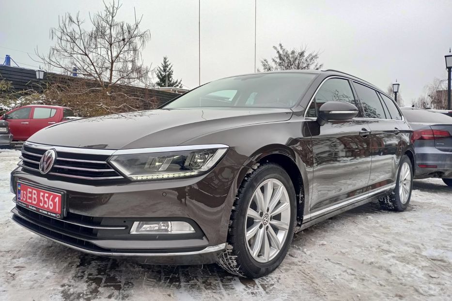 Продам Volkswagen Passat B8 Highline 110кВт 2017 года в Киеве