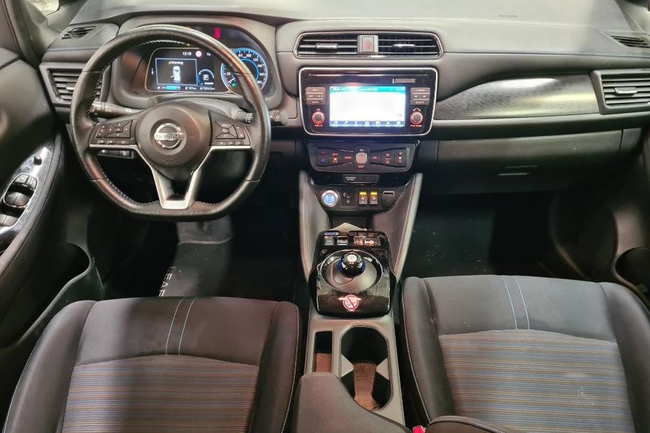 Продам Nissan Leaf 40kwh в дорозі  2019 года в Львове