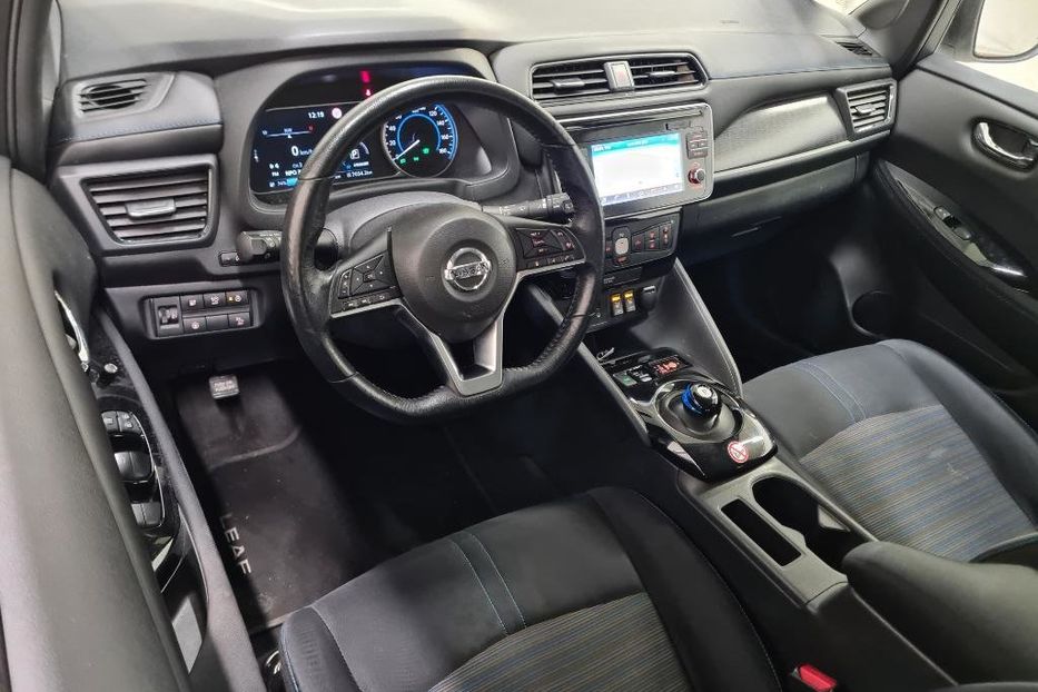 Продам Nissan Leaf 40kwh в дорозі  2019 года в Львове
