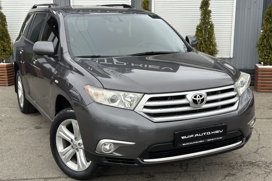 Продам Toyota Highlander 2013 года в Киеве