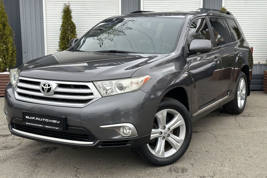 Продам Toyota Highlander 2013 года в Киеве