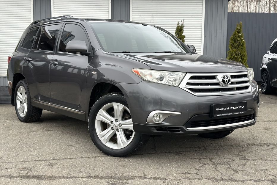 Продам Toyota Highlander 2013 года в Киеве