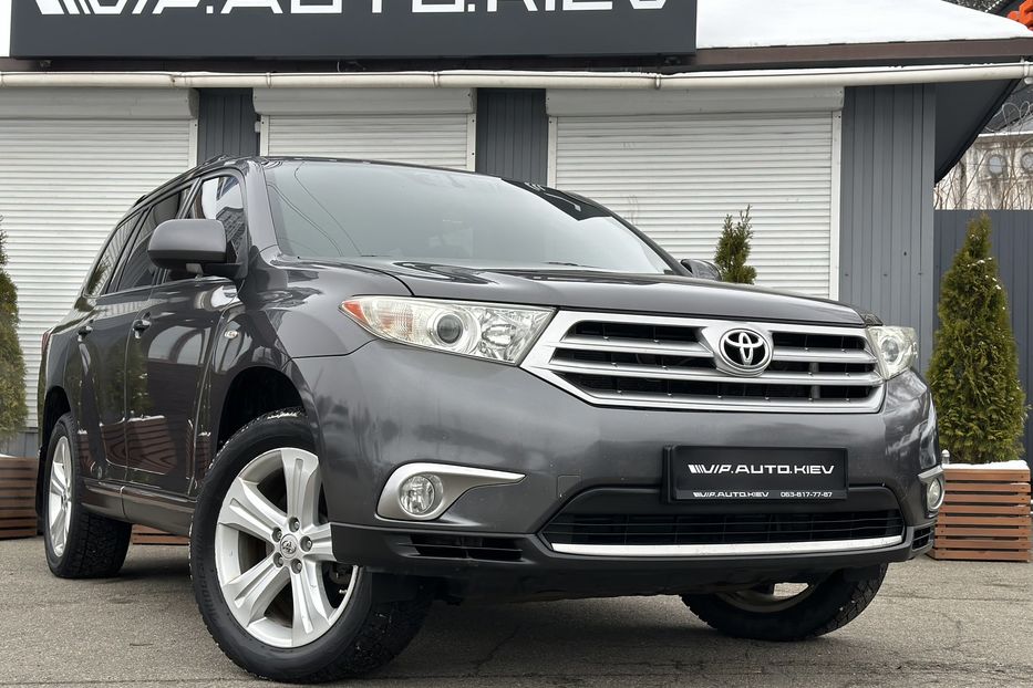 Продам Toyota Highlander 2013 года в Киеве