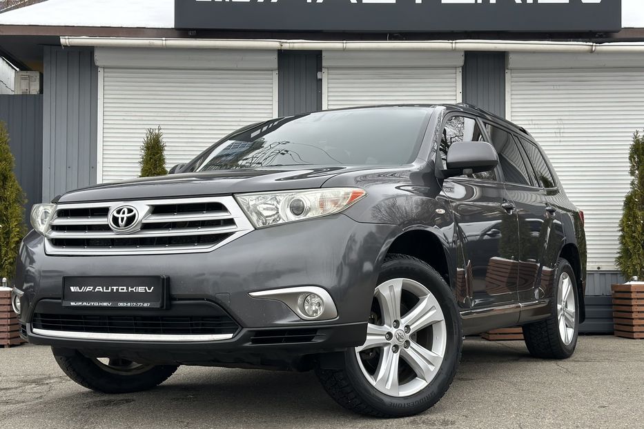 Продам Toyota Highlander 2013 года в Киеве