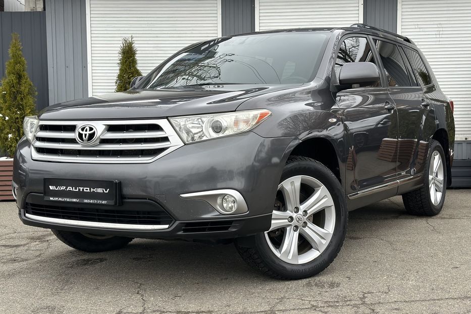 Продам Toyota Highlander 2013 года в Киеве