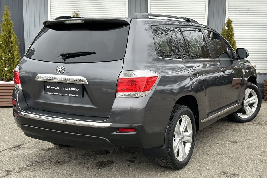 Продам Toyota Highlander 2013 года в Киеве