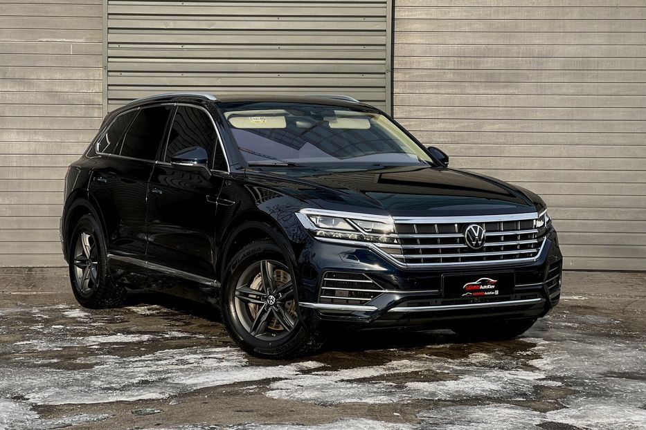 Продам Volkswagen Touareg  Ambience  2020 года в Киеве