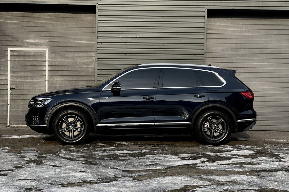 Продам Volkswagen Touareg  Ambience  2020 года в Киеве