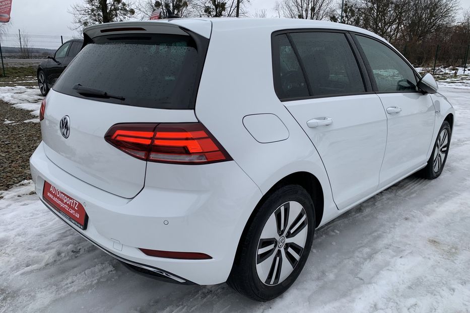 Продам Volkswagen e-Golf 35.8 kWh Virtual Cockpit 2018 года в Львове