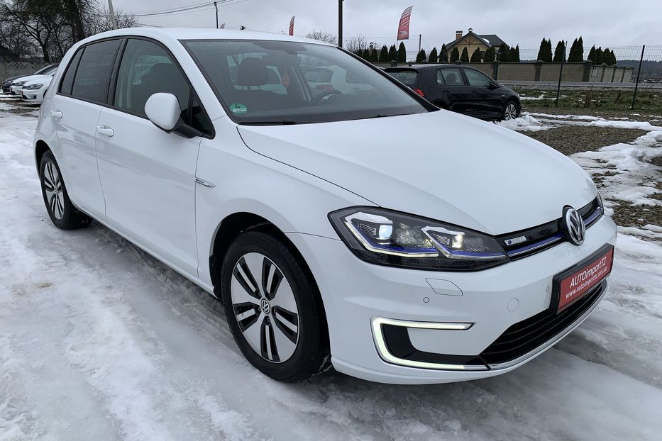 Продам Volkswagen e-Golf 35.8 kWh Virtual Cockpit 2018 года в Львове