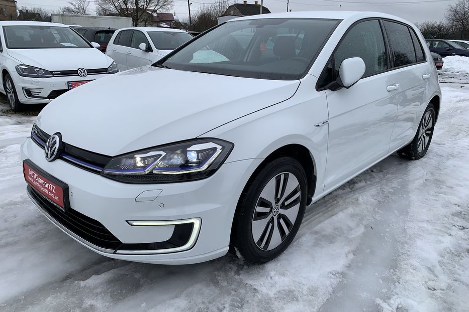 Продам Volkswagen e-Golf 35.8 kWh Virtual Cockpit 2018 года в Львове