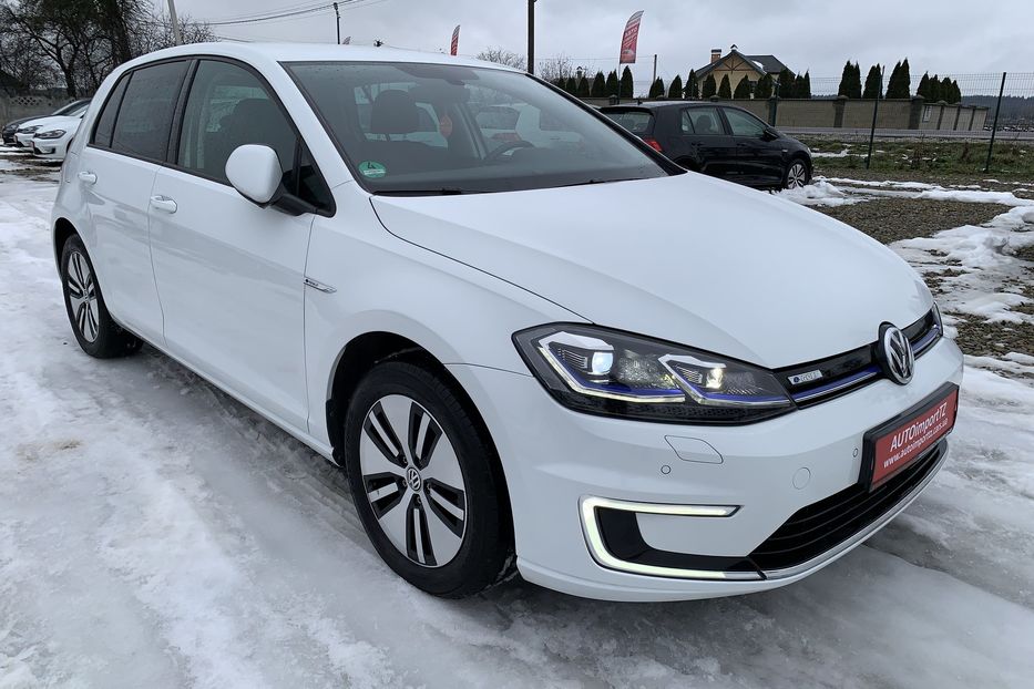 Продам Volkswagen e-Golf 35.8 kWh Virtual Cockpit 2018 года в Львове