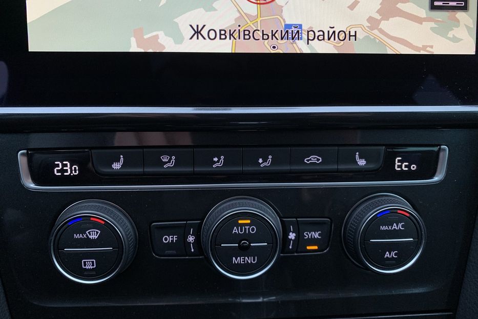 Продам Volkswagen e-Golf 35.8 kWh Virtual Cockpit 2018 года в Львове