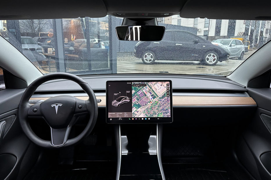 Продам Tesla Model 3 Standard Range 2019 года в Черновцах