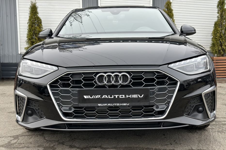 Продам Audi A4 S Line 2023 года в Киеве