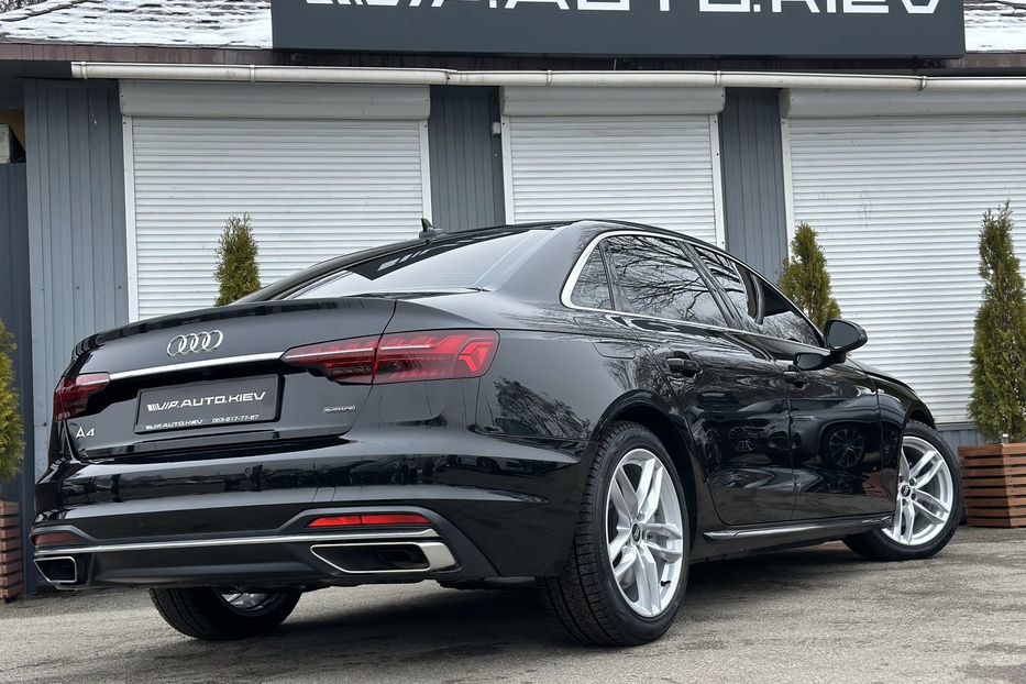 Продам Audi A4 S Line 2023 года в Киеве