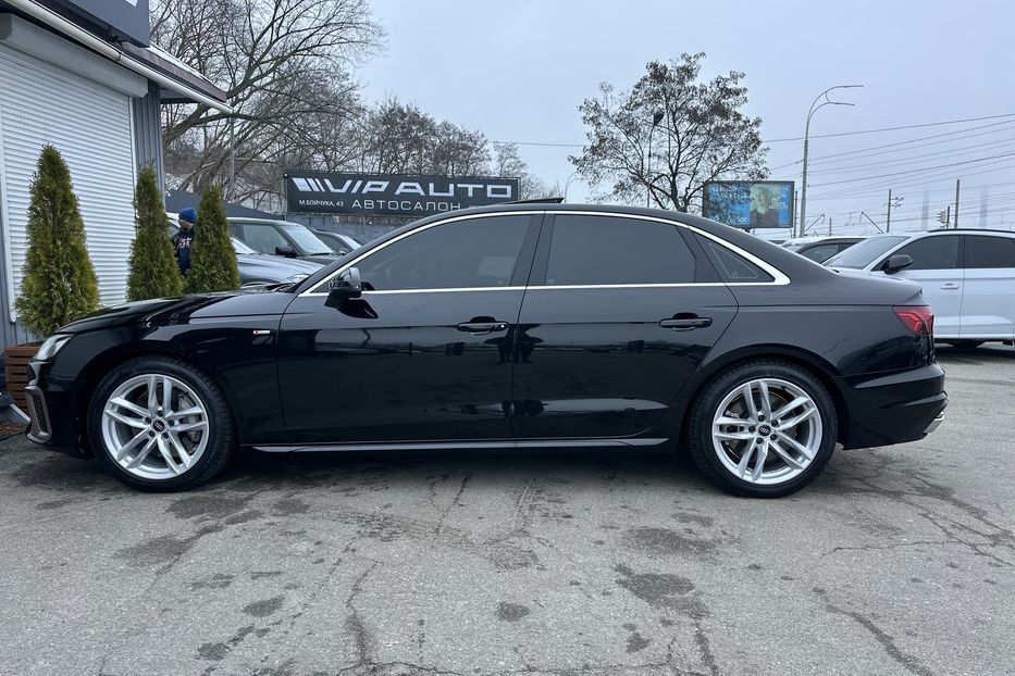 Продам Audi A4 S Line 2023 года в Киеве