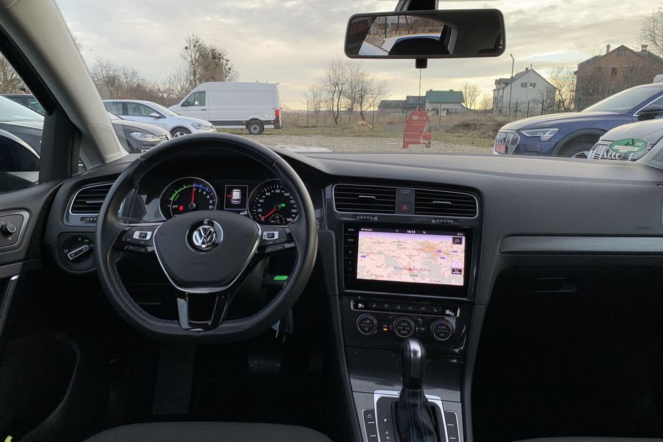 Продам Volkswagen e-Golf 35.8 kWh 100 кВт/136к.с. Круїз 2020 года в Львове