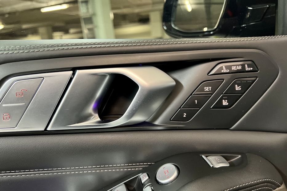 Продам BMW X7 M50D  2019 года в Киеве