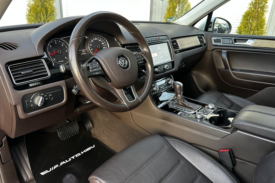 Продам Volkswagen Touareg Exclusive  2017 года в Киеве