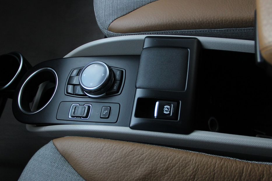 Продам BMW I3 электро 2014 года в Одессе