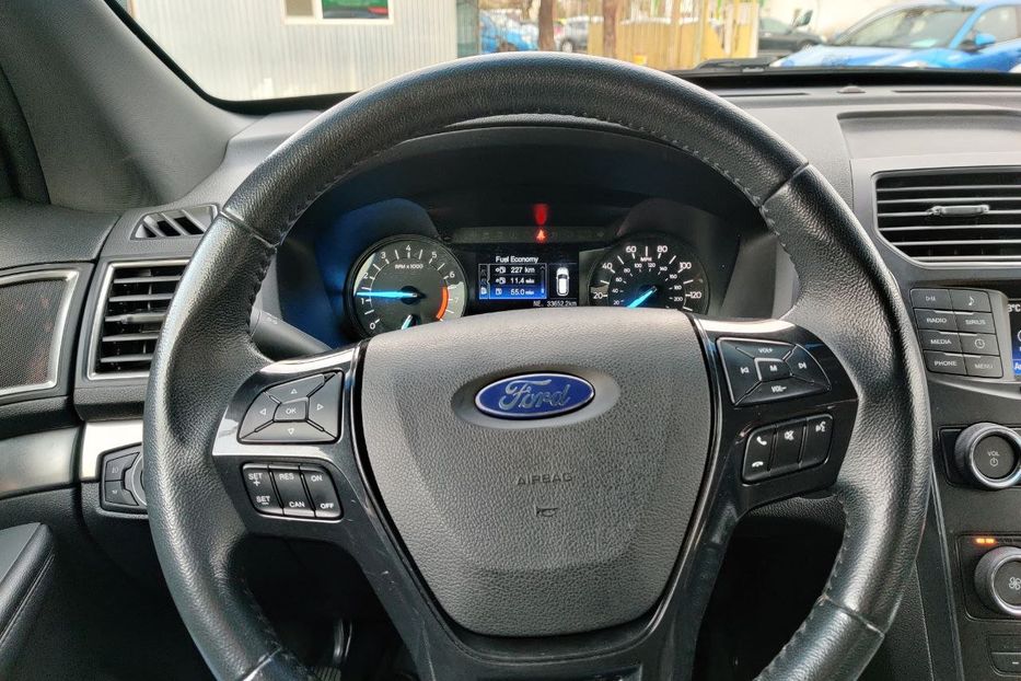 Продам Ford Explorer XLT 2017 года в Одессе