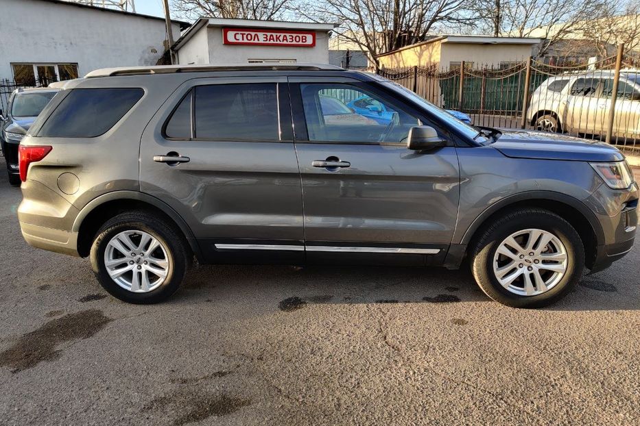 Продам Ford Explorer XLT 2017 года в Одессе